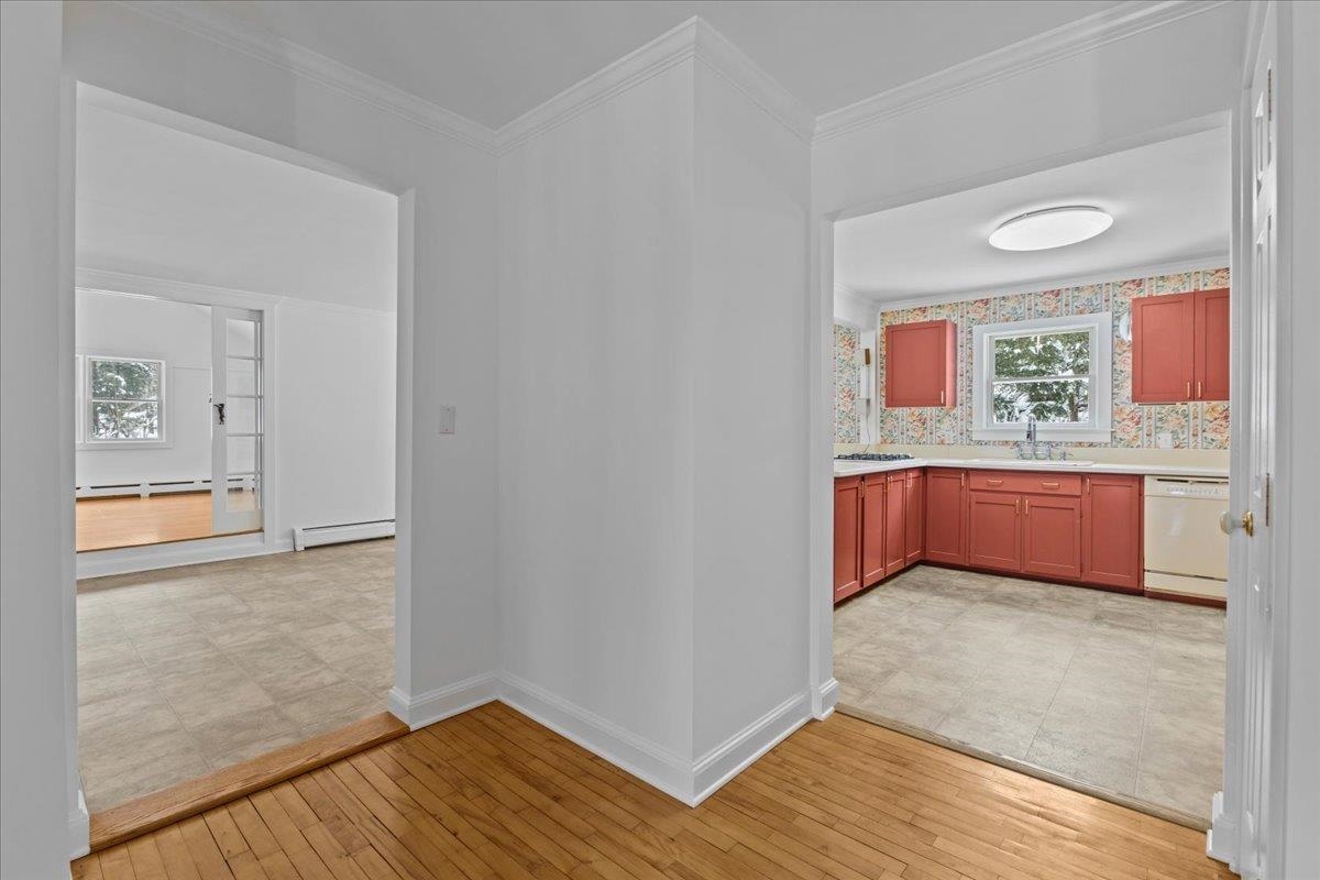 11 Barnes Hill Road