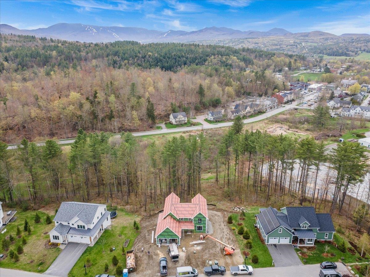 539 Thomas Lane Unit: 27