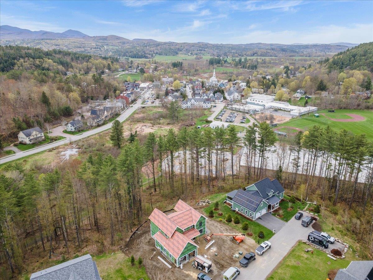 539 Thomas Lane Unit: 27