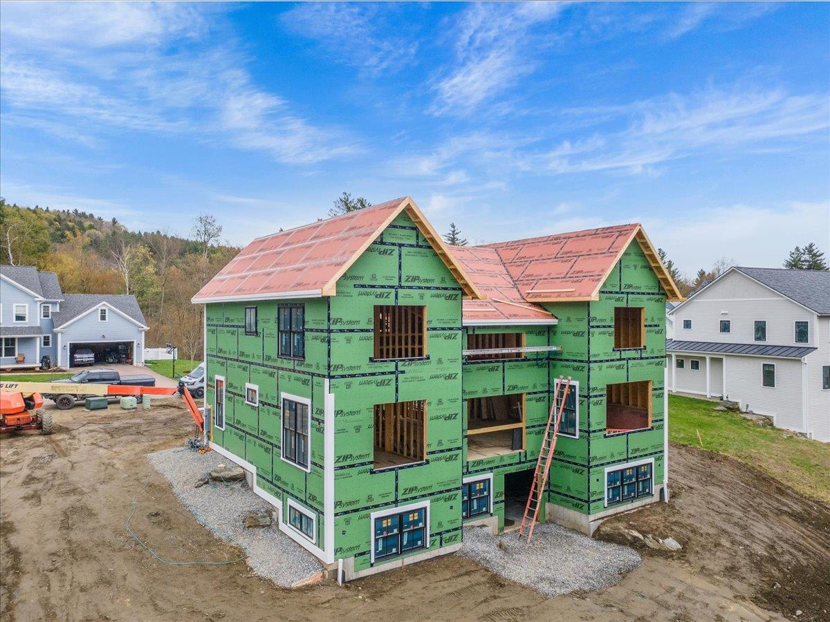 539 Thomas Lane Unit: 27