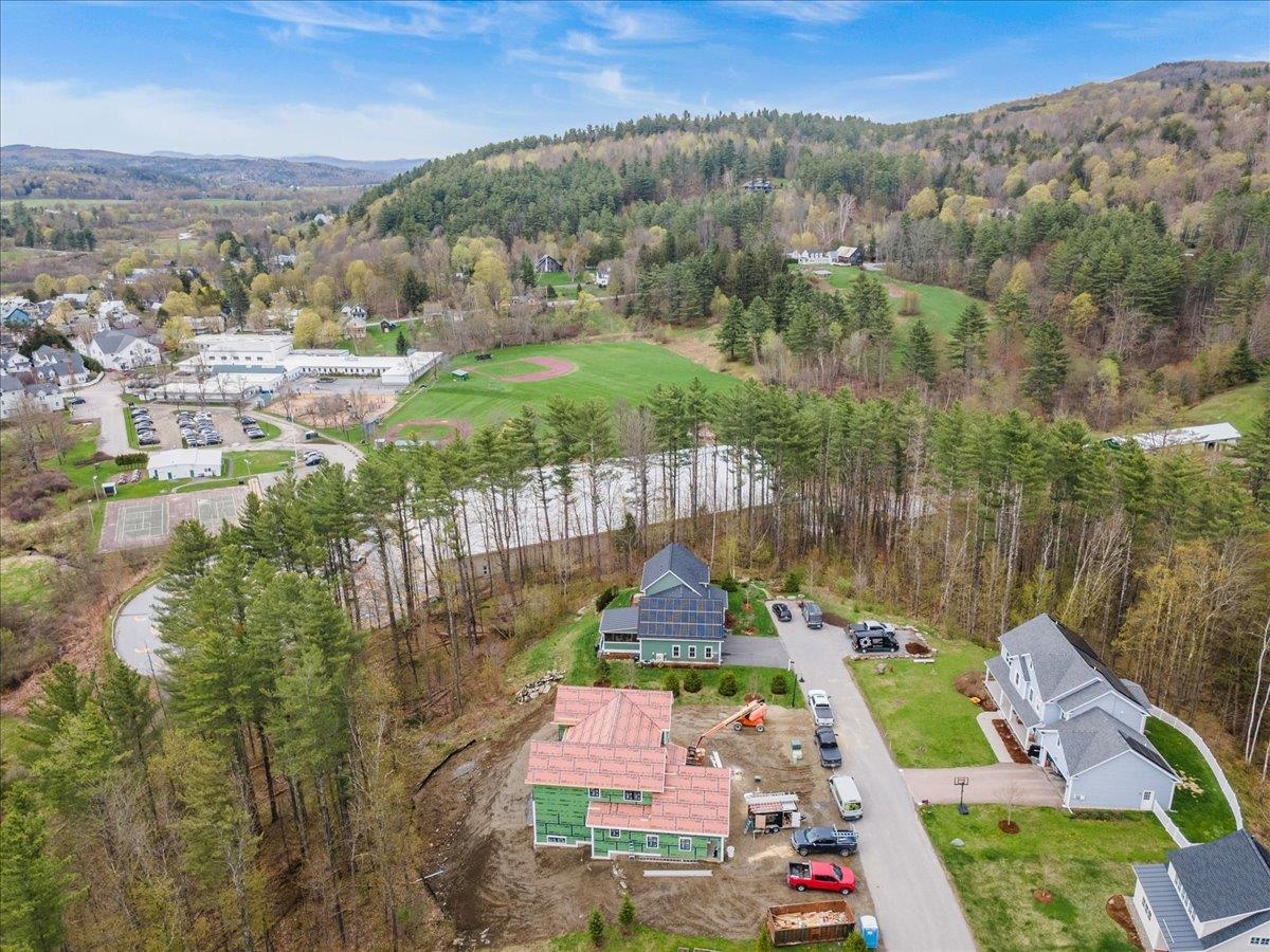 539 Thomas Lane Unit: 27