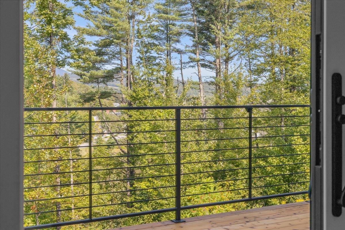 539 Thomas Lane Unit: 27