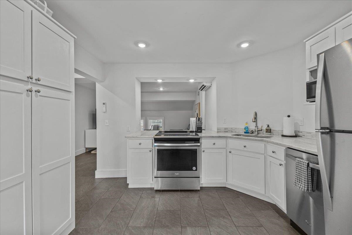112 Main Street Unit: 8