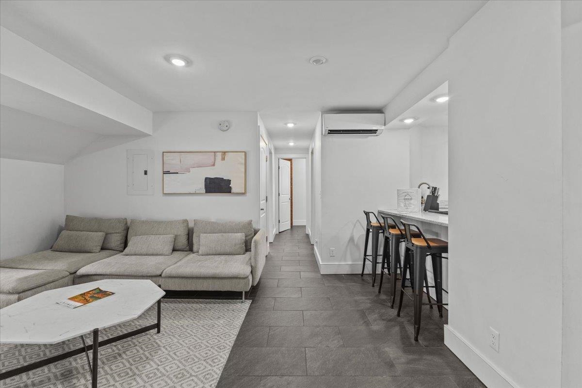 112 Main Street Unit: 8