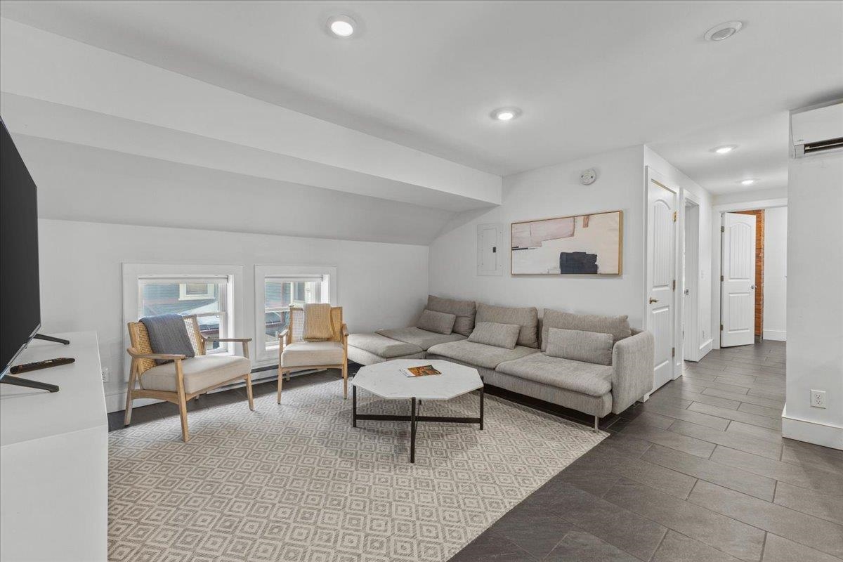 112 Main Street Unit: 8