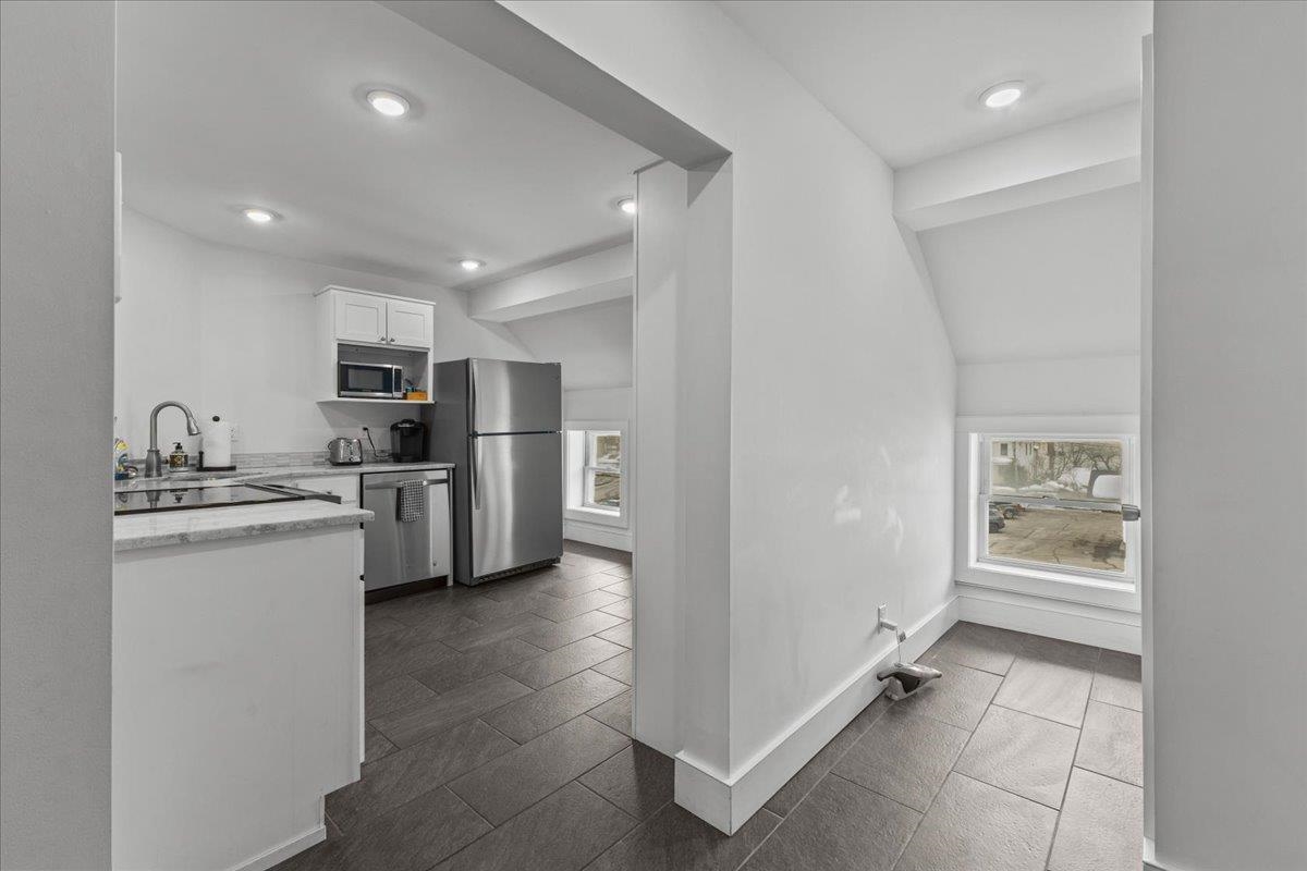 112 Main Street Unit: 8