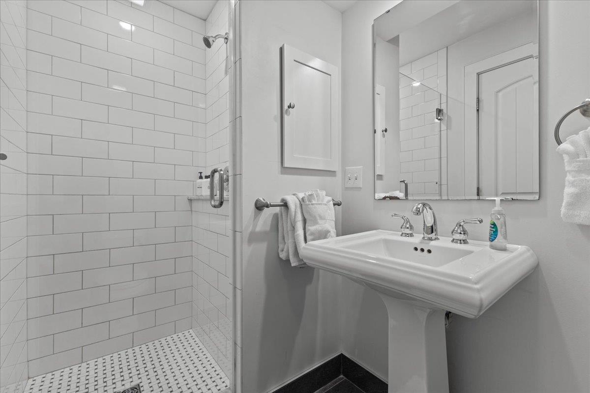 112 Main Street Unit: 8