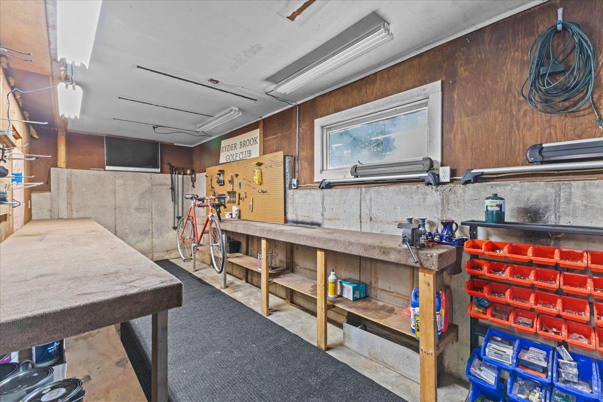 28 Wood Road