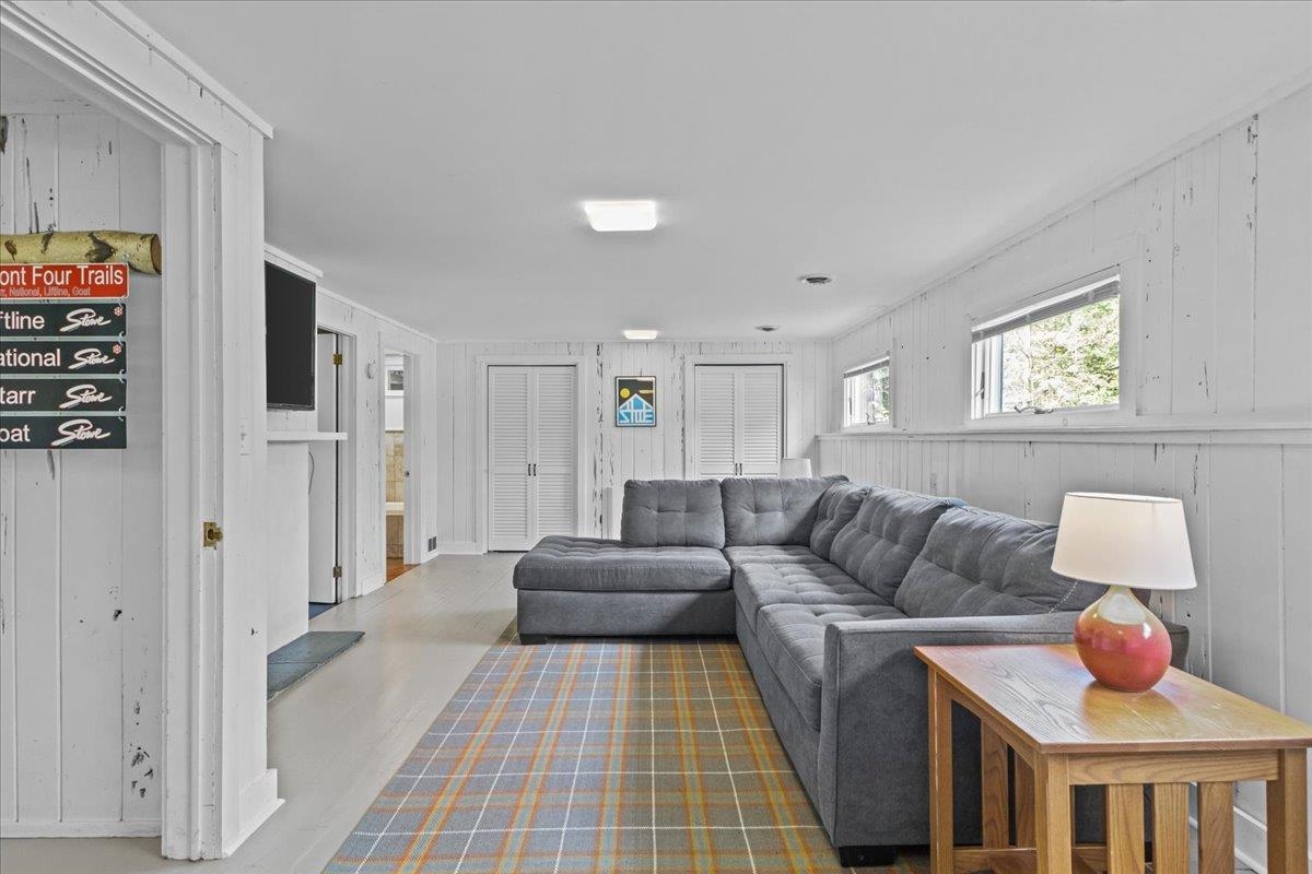 28 Wood Road