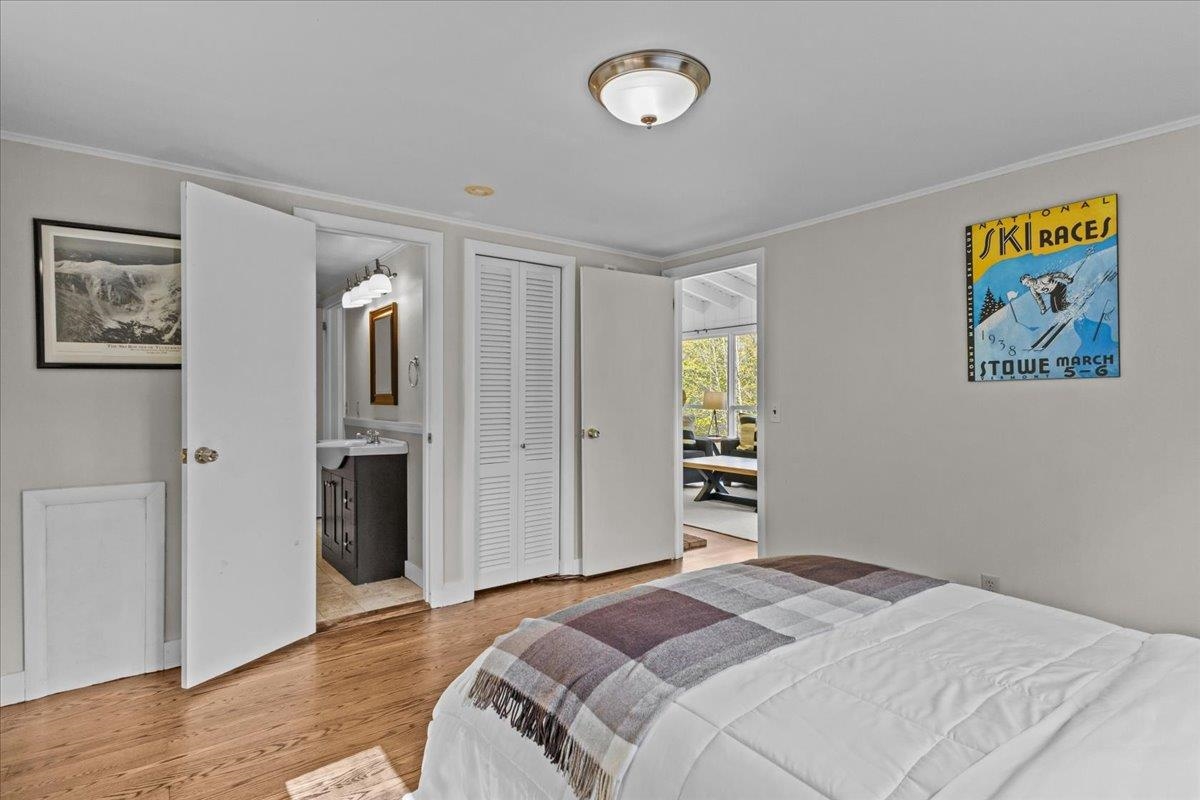 28 Wood Road