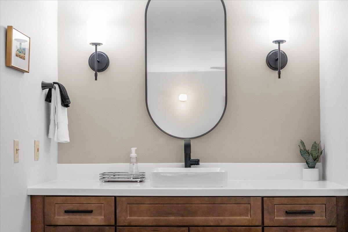 185 Village Green Drive Unit: 8B