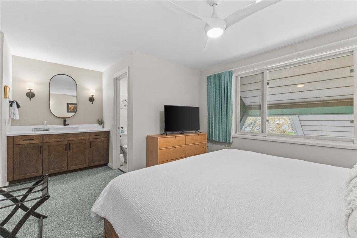 185 Village Green Drive Unit: 8B