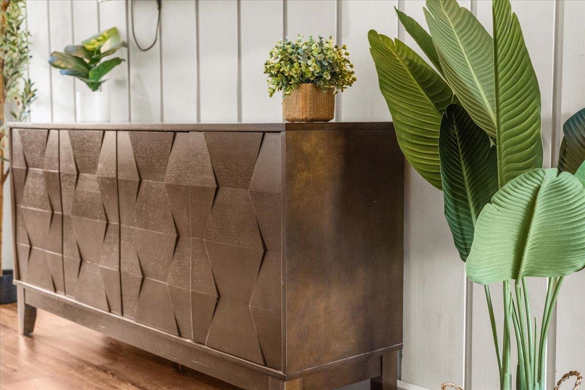 185 Village Green Drive Unit: 8B