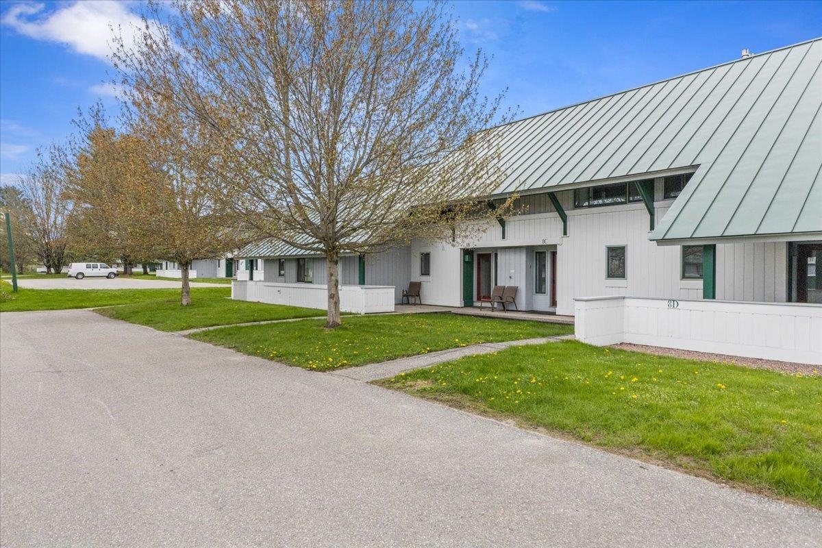 185 Village Green Drive Unit: 8B