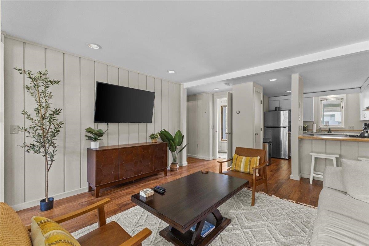 185 Village Green Drive Unit: 8B