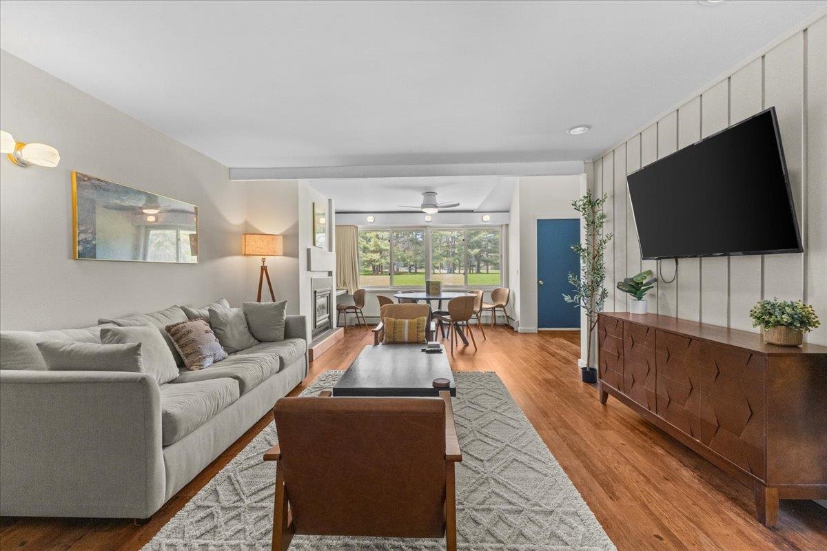 185 Village Green Drive Unit: 8B