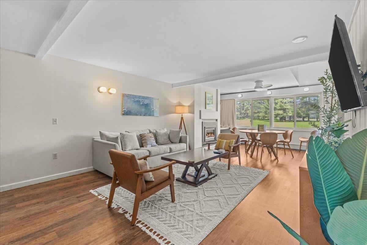 185 Village Green Drive Unit: 8B