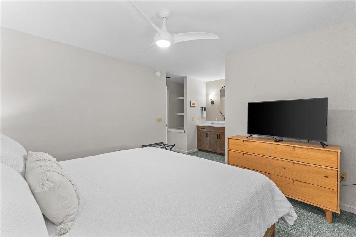 185 Village Green Drive Unit: 8B