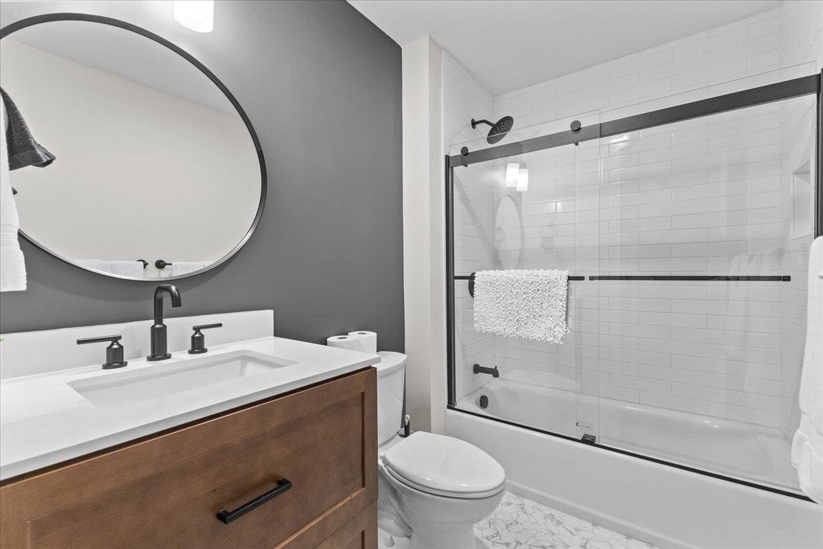 185 Village Green Drive Unit: 8B