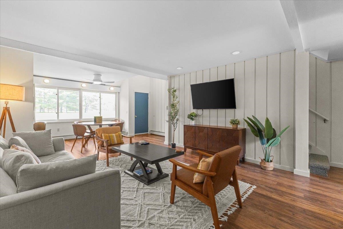 185 Village Green Drive Unit: 8B