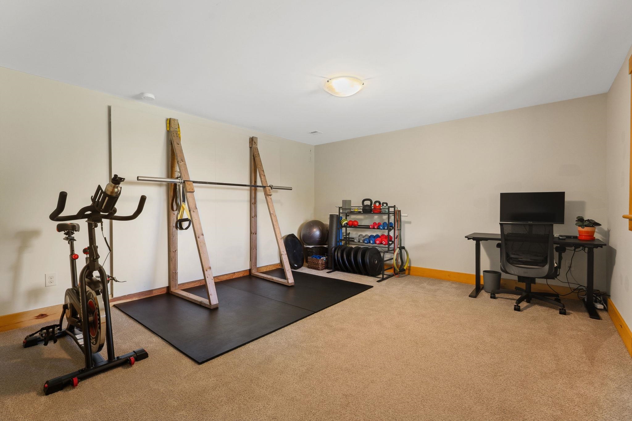 1045 Ring Road