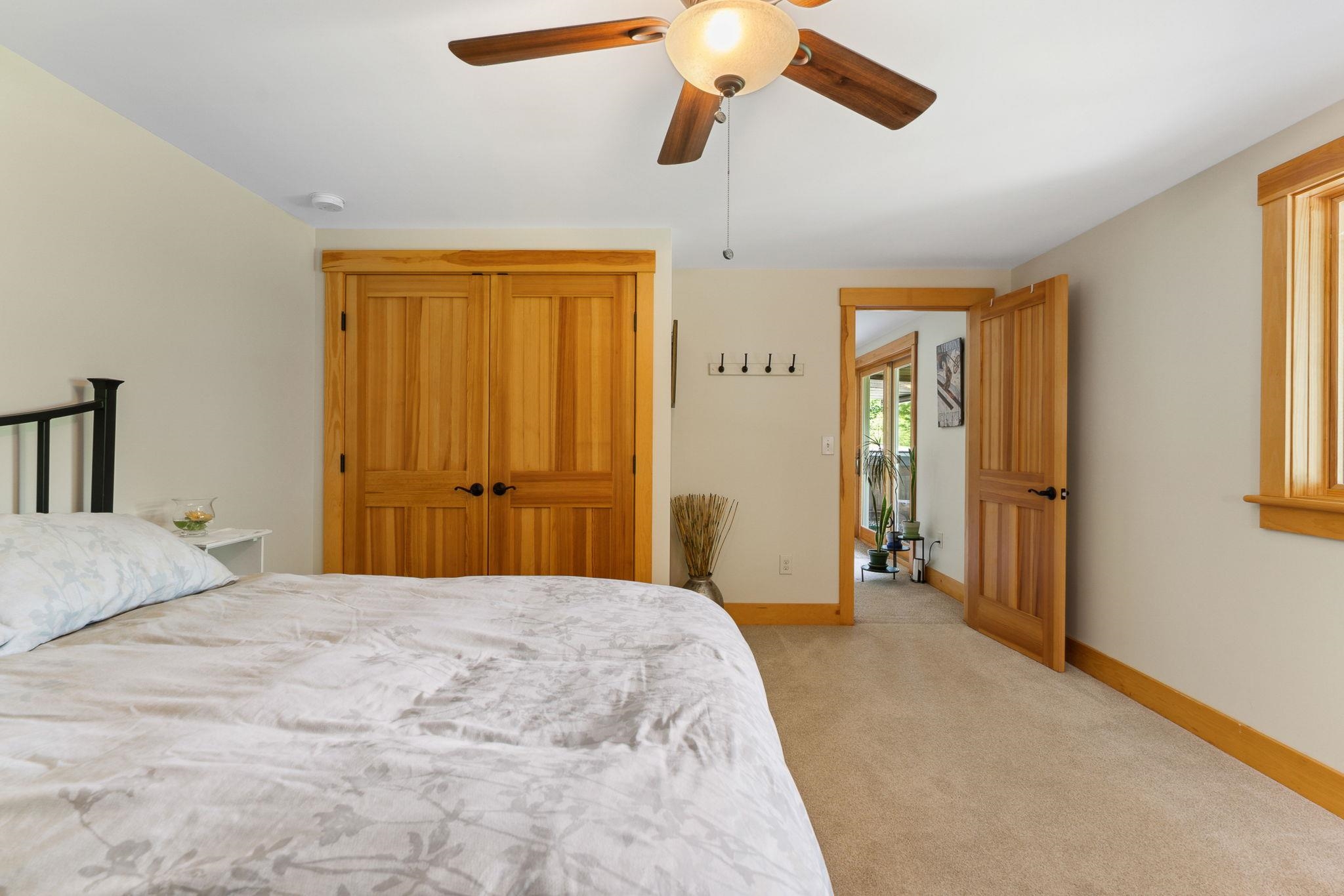 1045 Ring Road