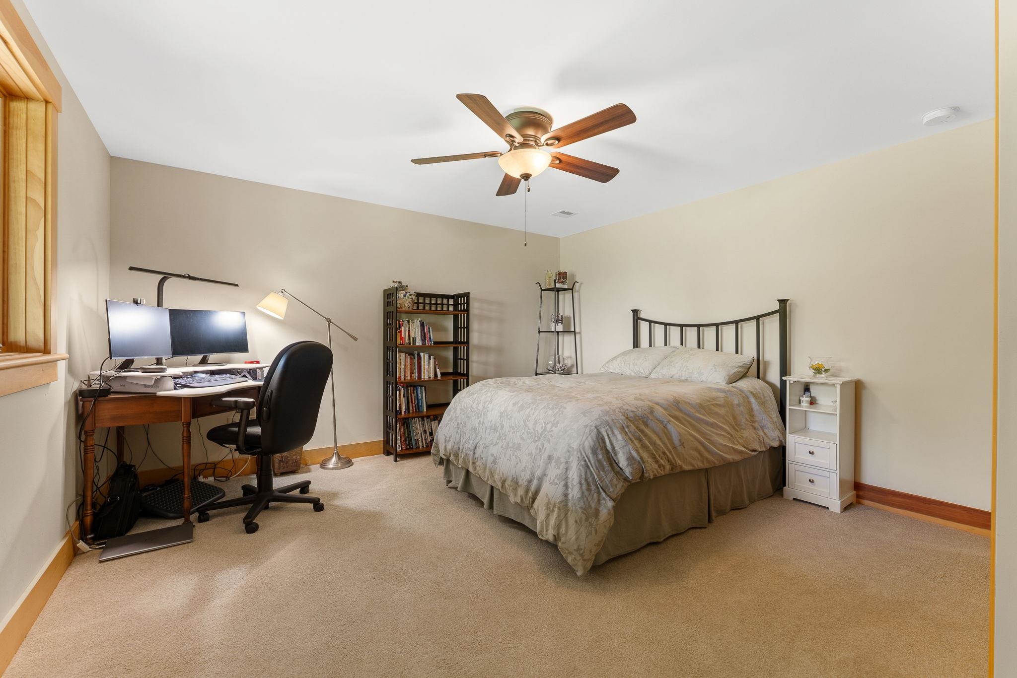 1045 Ring Road