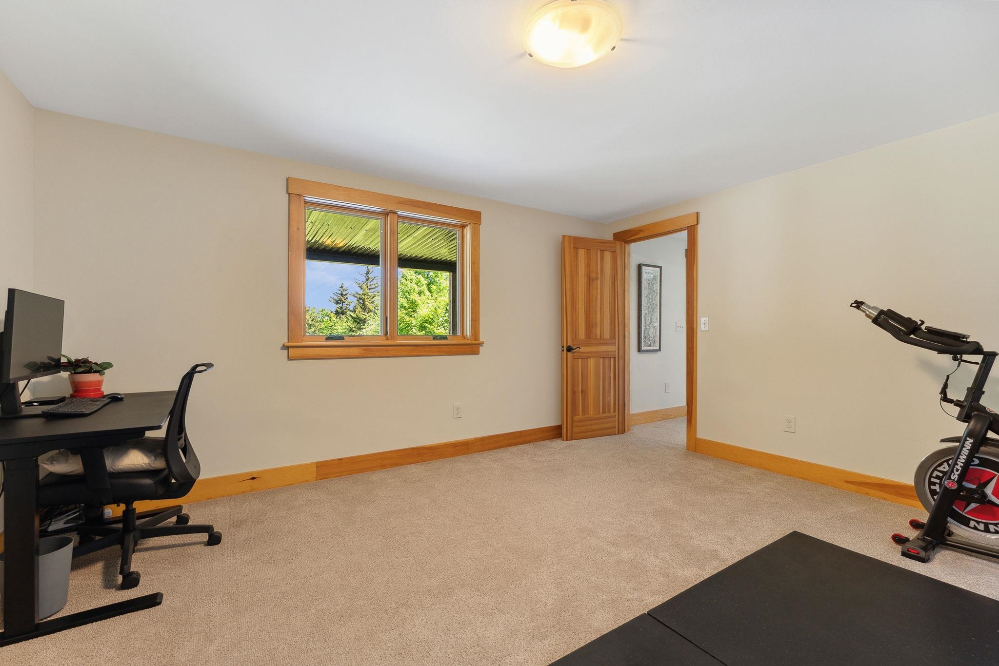 1045 Ring Road