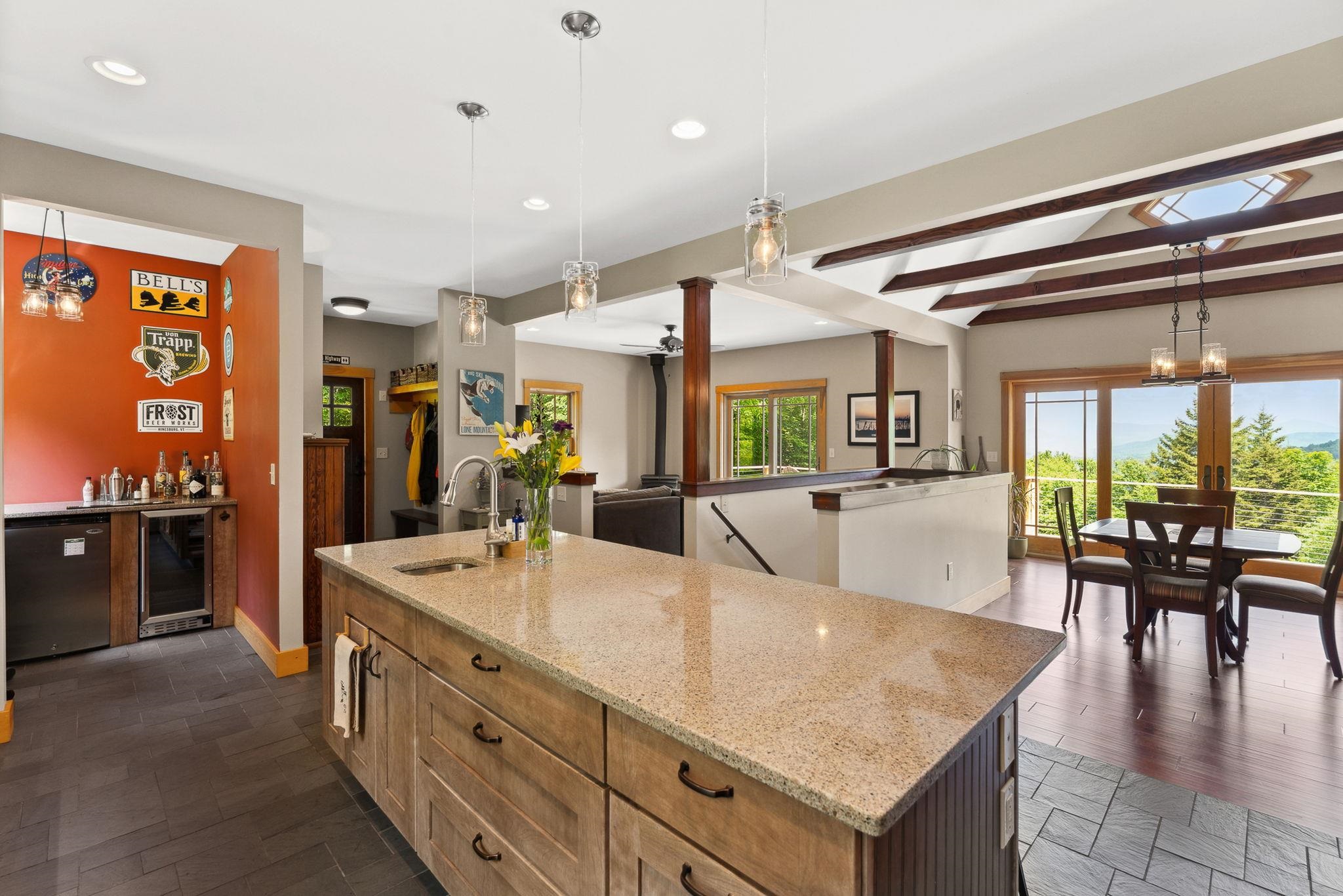 1045 Ring Road