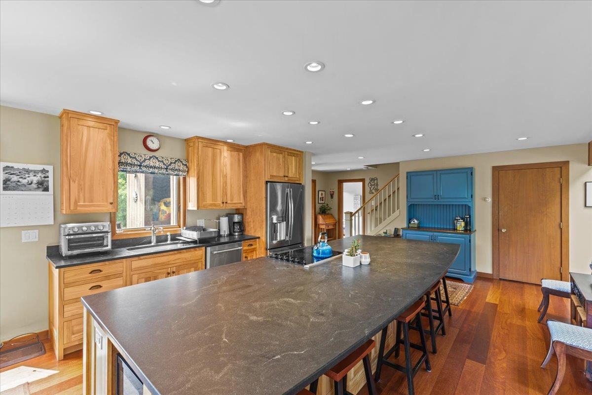 61 Garden Road Unit: #64