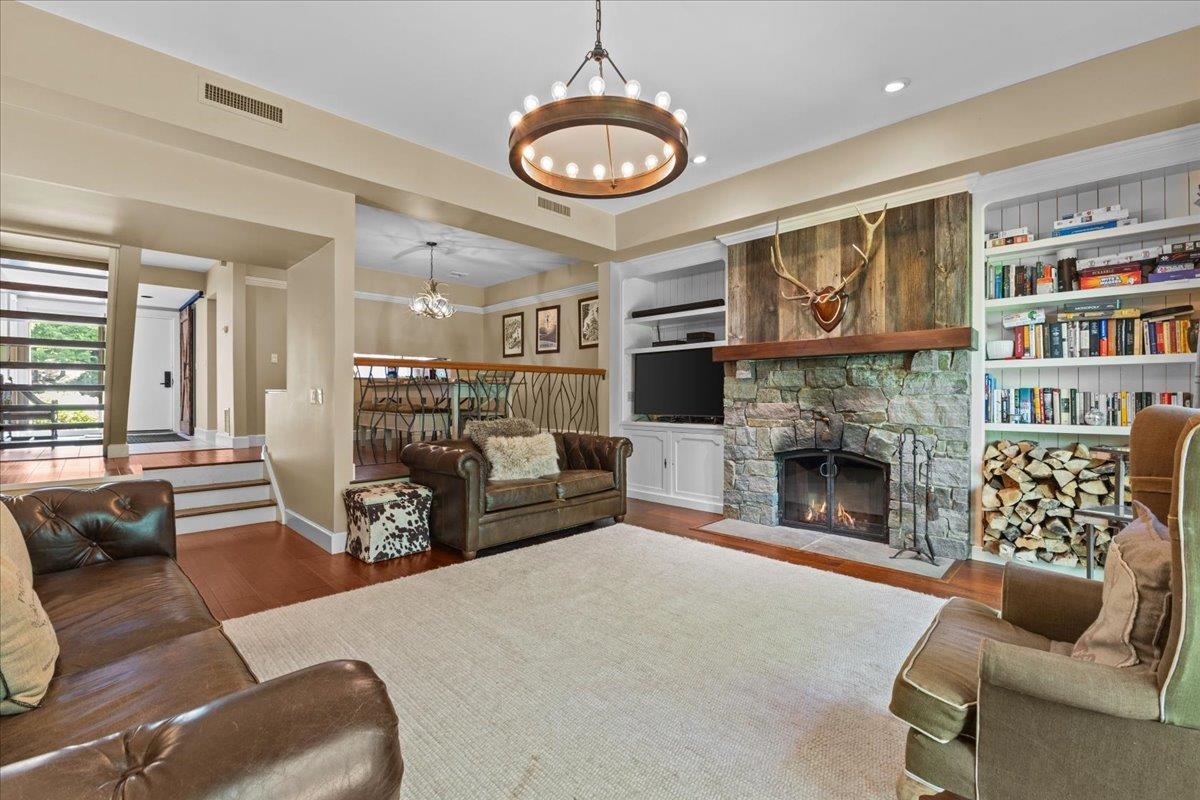 327 Topnotch Drive Unit: 327B