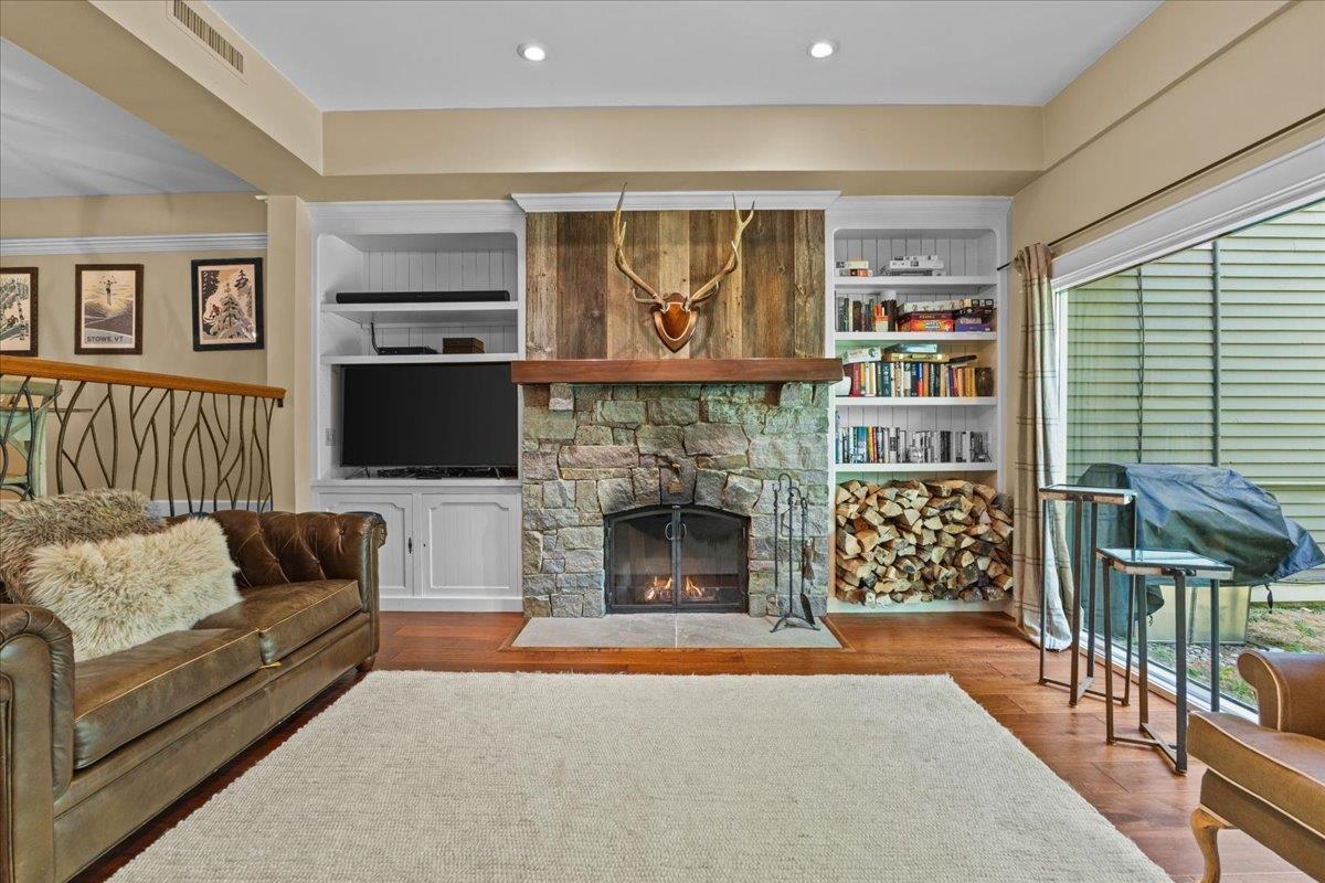 327 Topnotch Drive Unit: 327B