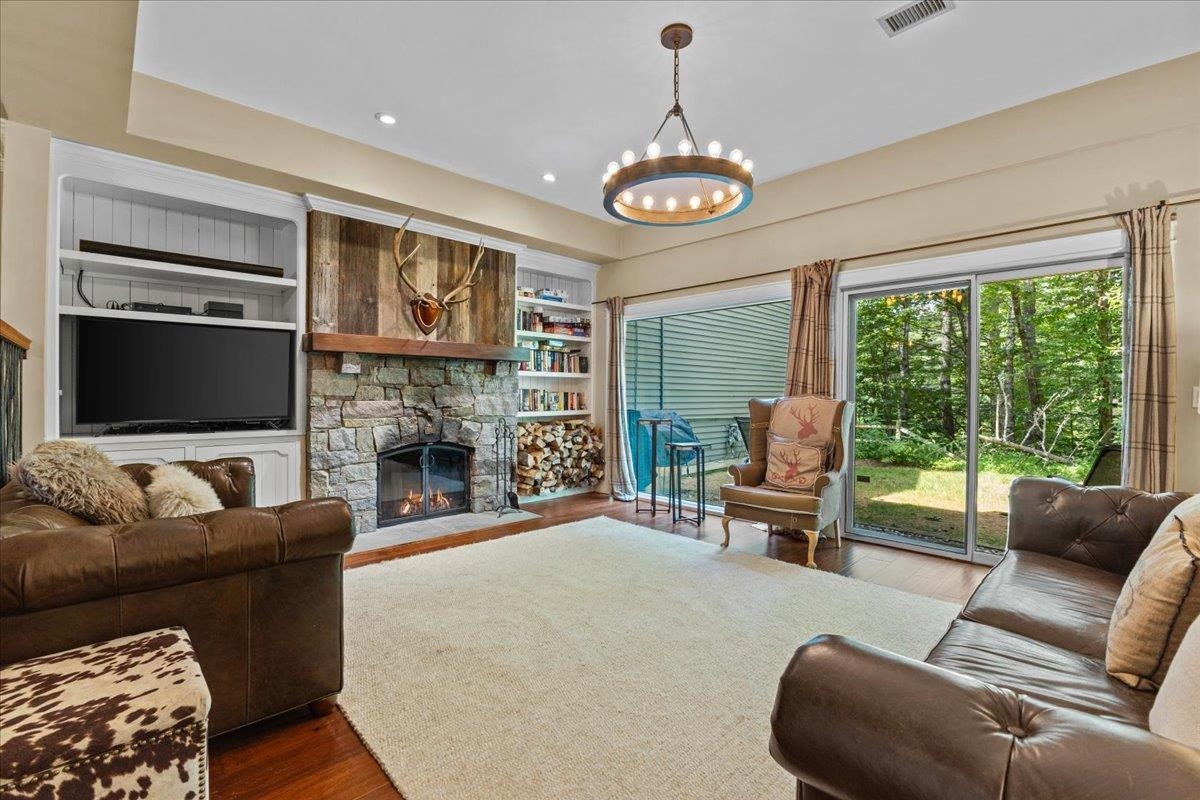 327 Topnotch Drive Unit: 327B