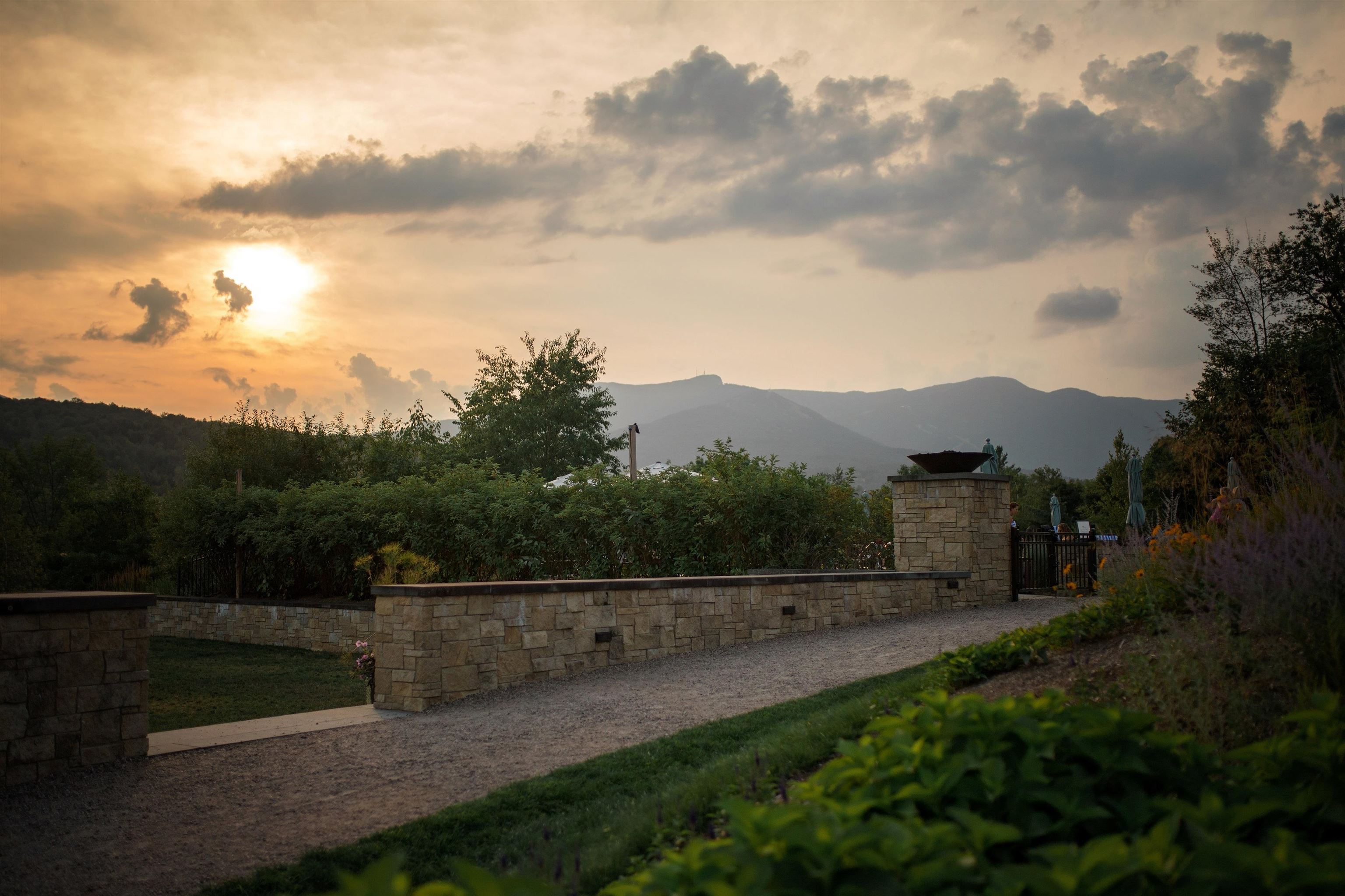 327 Topnotch Drive Unit: 327B