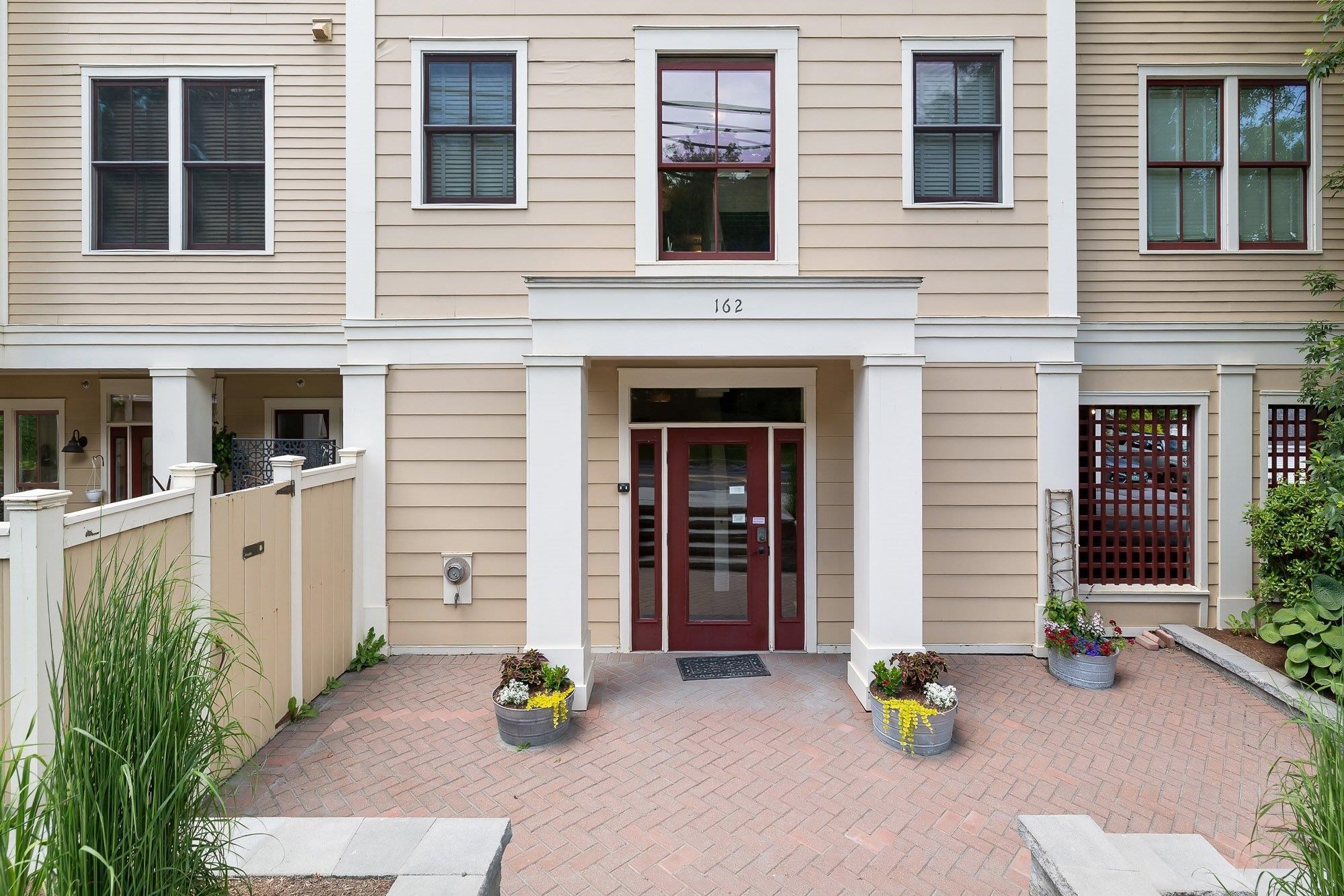 162 South Main Street Unit: 1