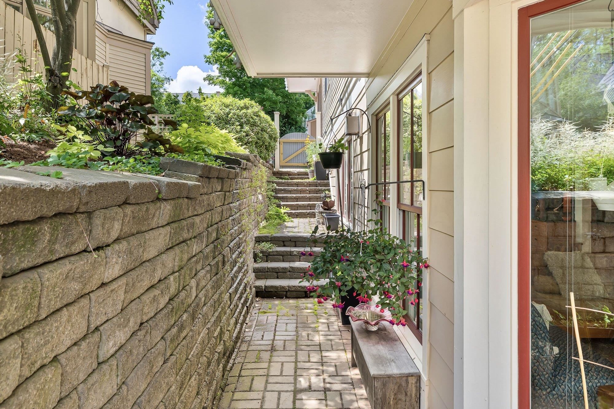 162 South Main Street Unit: 1