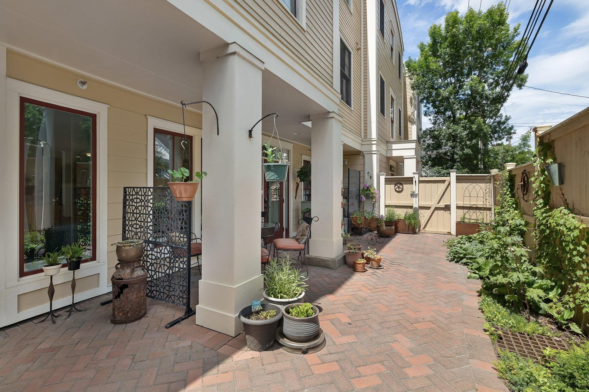 162 South Main Street Unit: 1