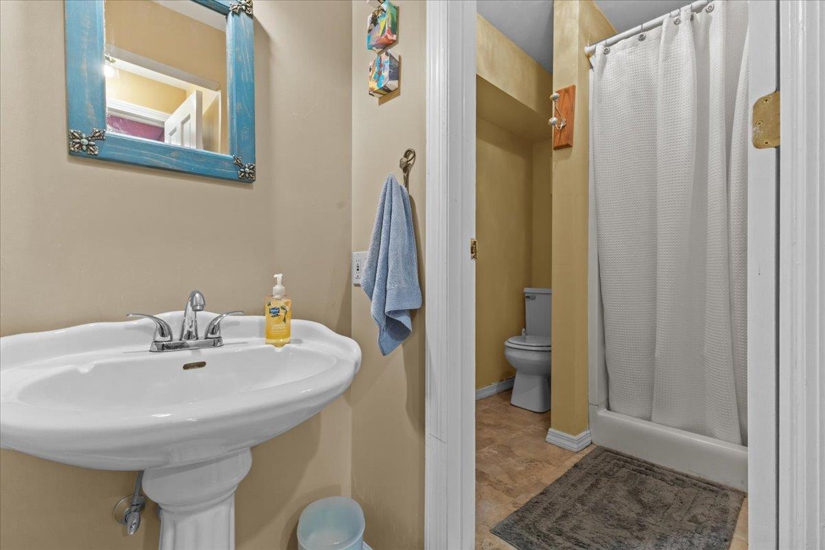 1487 River Road