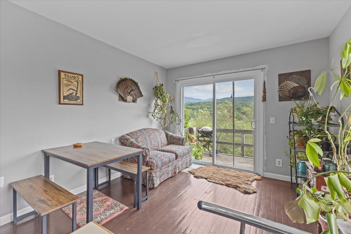 1487 River Road
