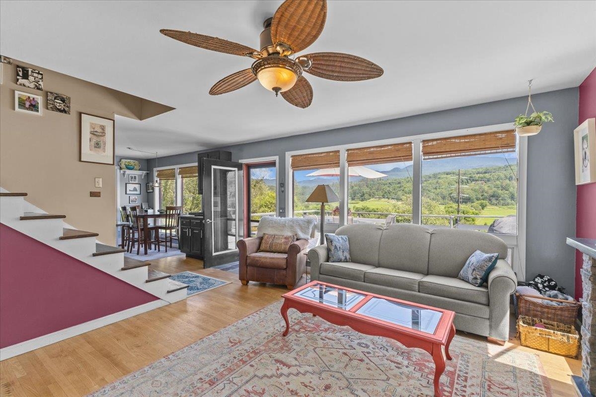 1487 River Road
