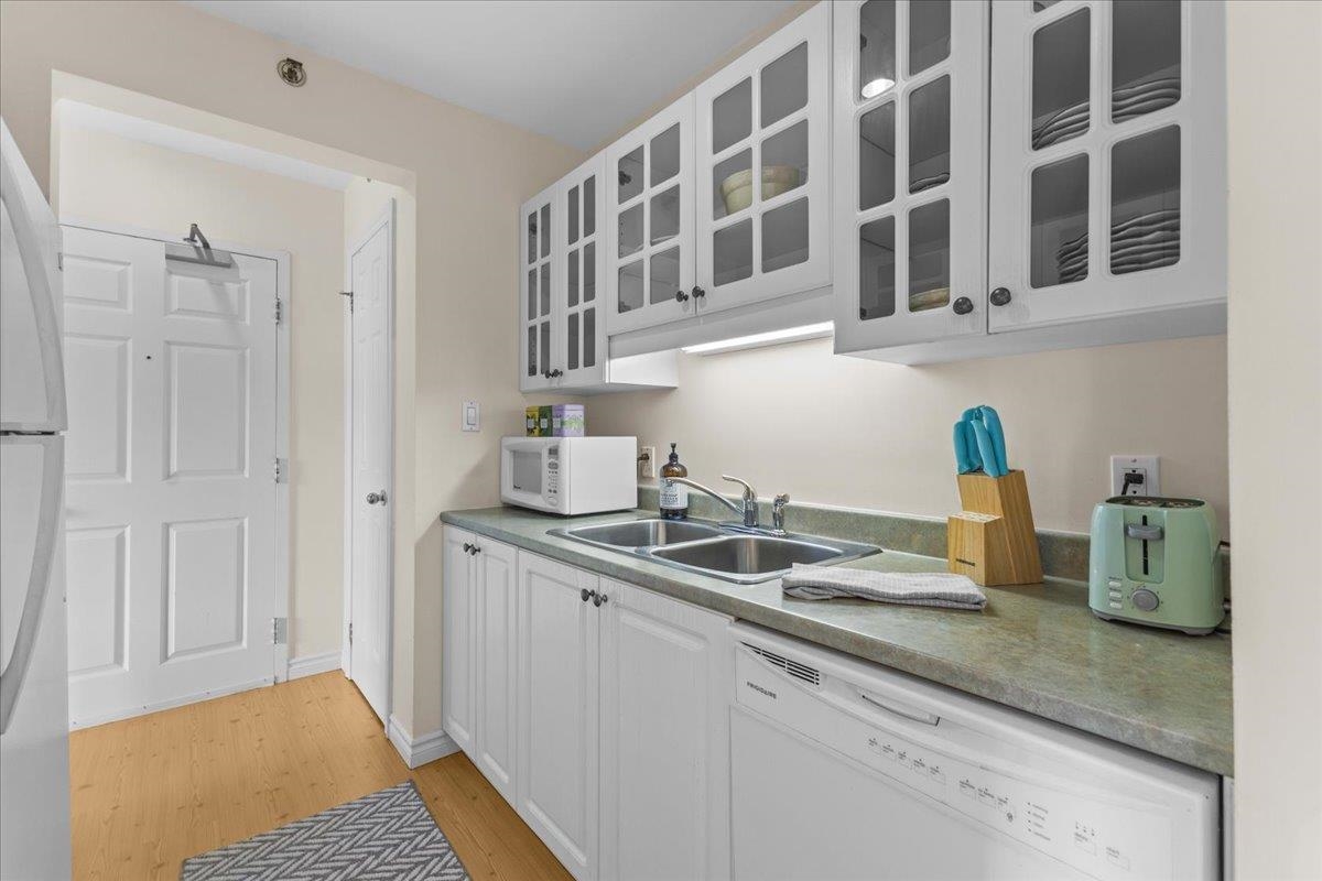 44 Park Place Unit: #205