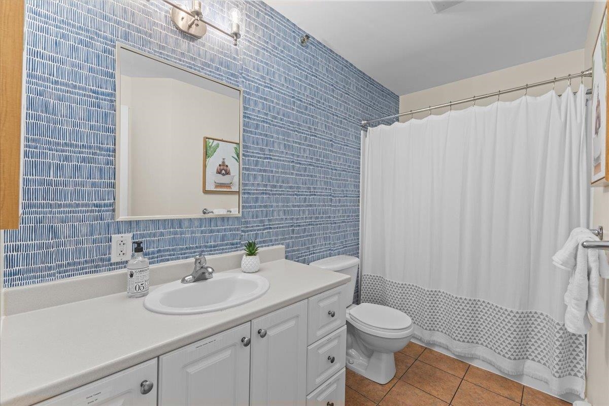 44 Park Place Unit: #205