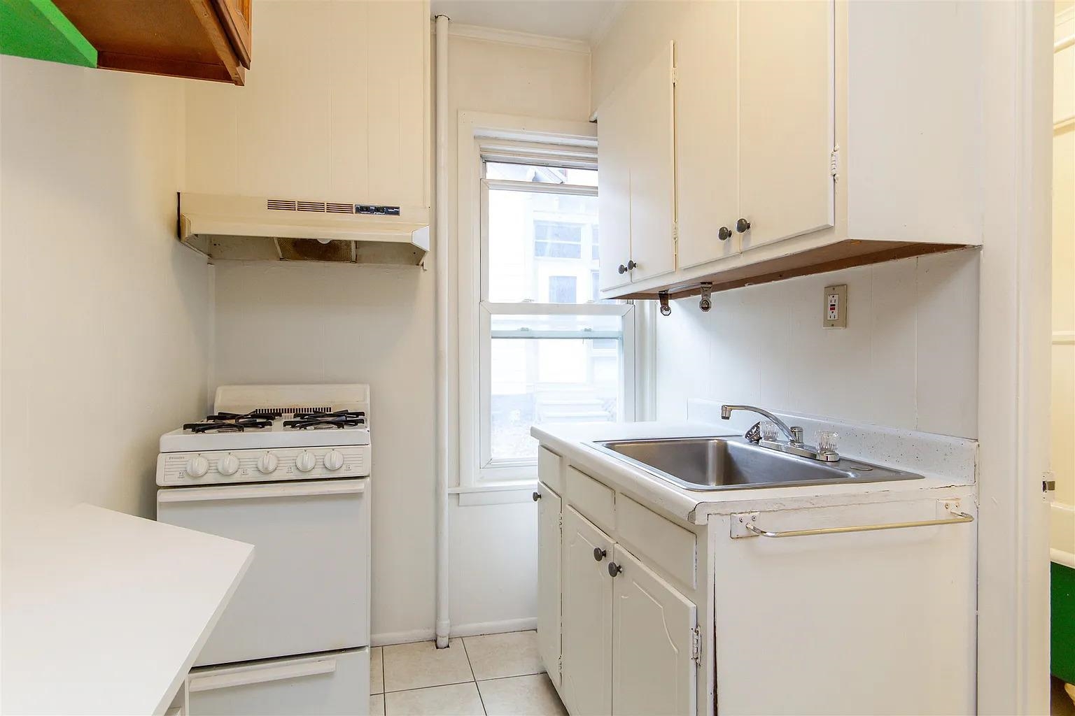 21-25 Elmwood Avenue