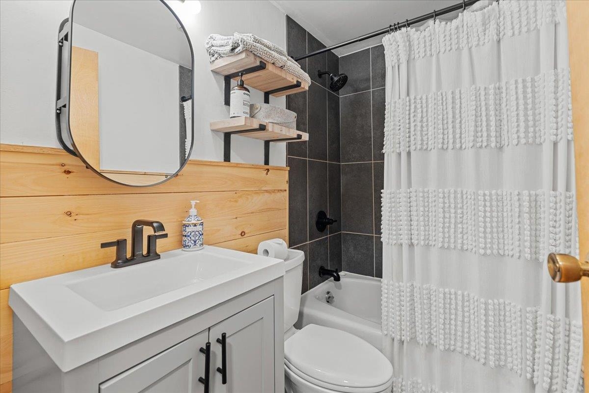 67 Fox Hill Road Unit: 4