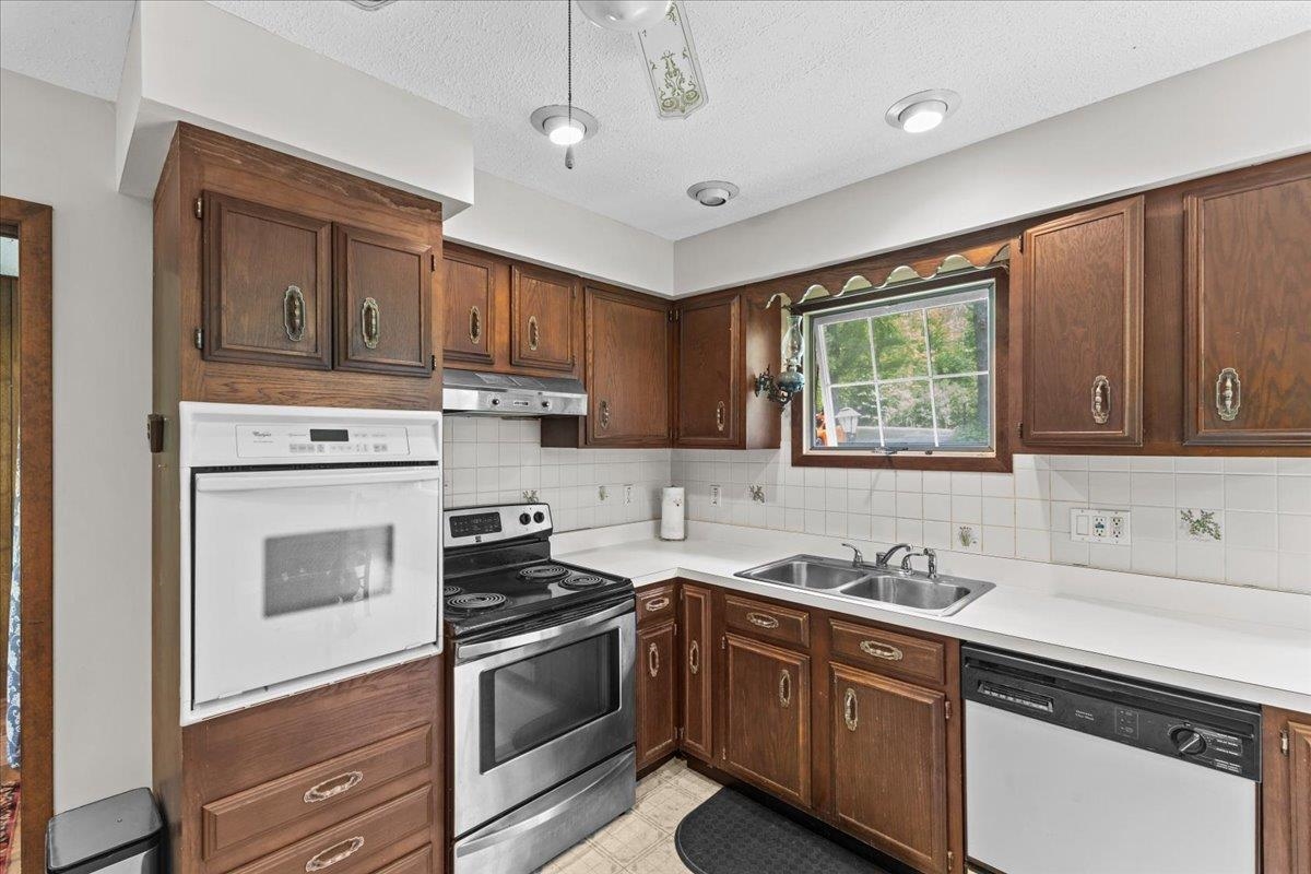 1375 Clay Hill Road