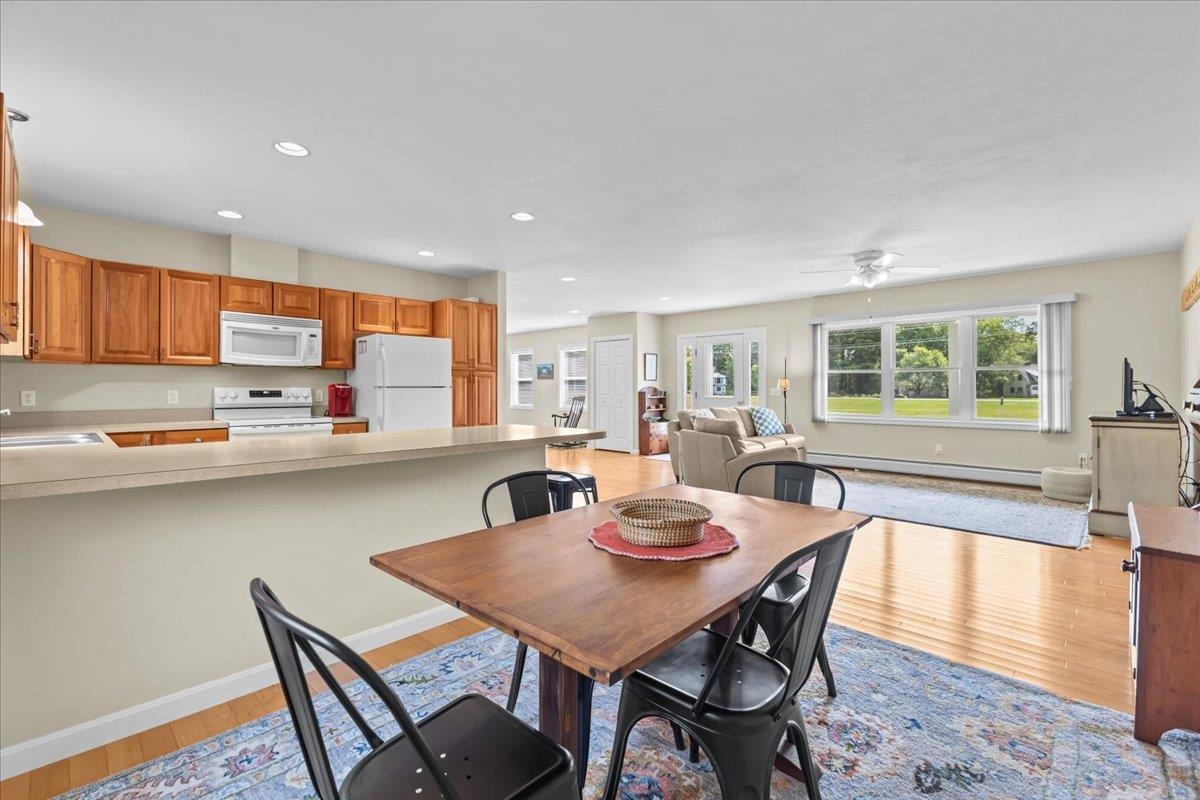 196 Stagecoach Road Unit: 4