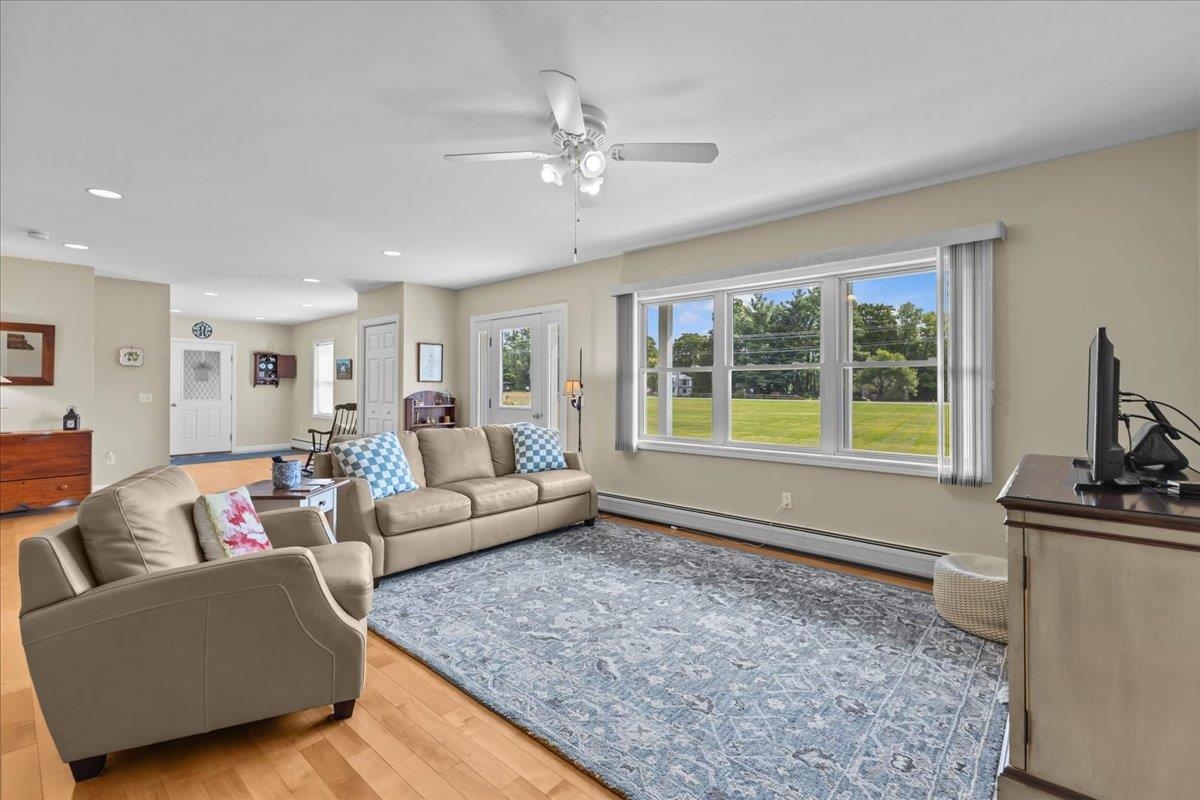 196 Stagecoach Road Unit: 4