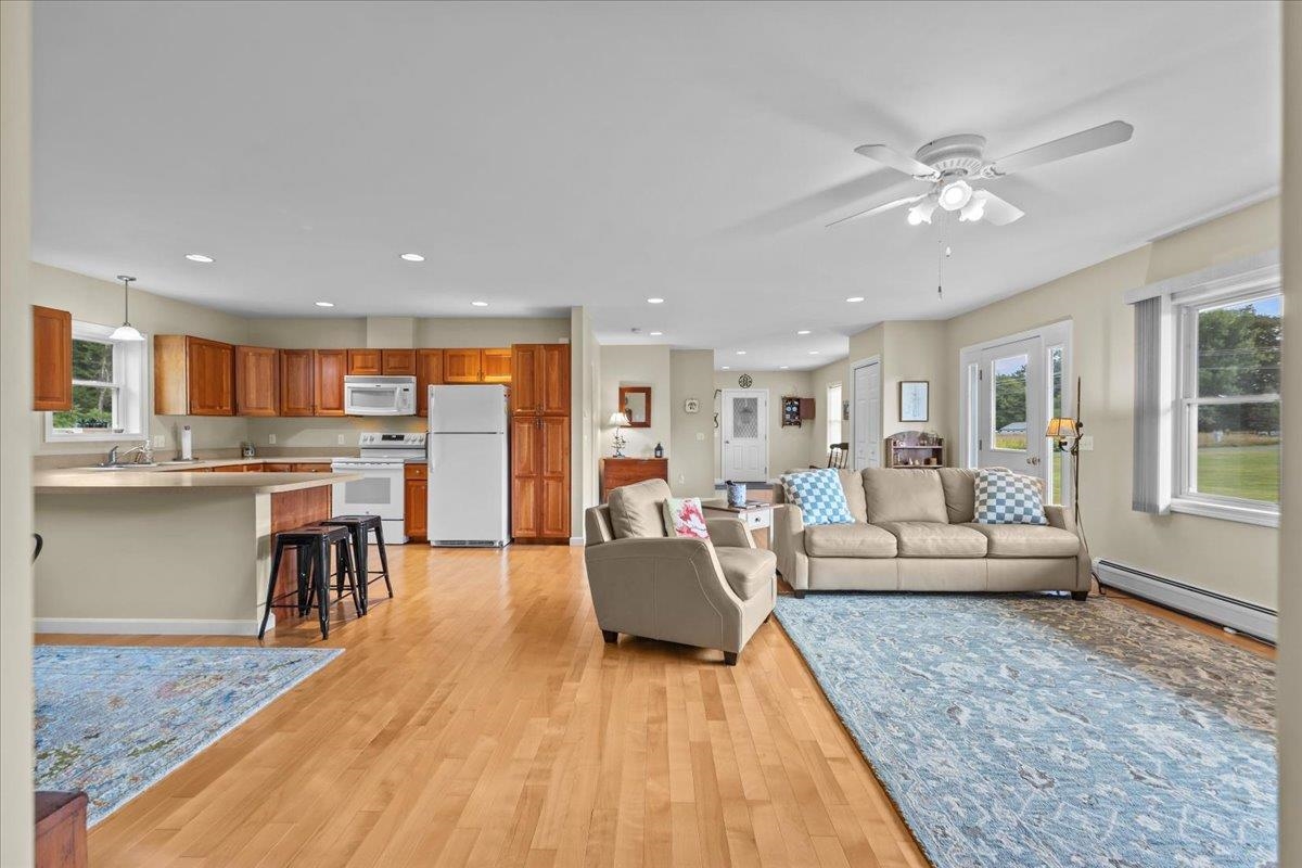 196 Stagecoach Road Unit: 4