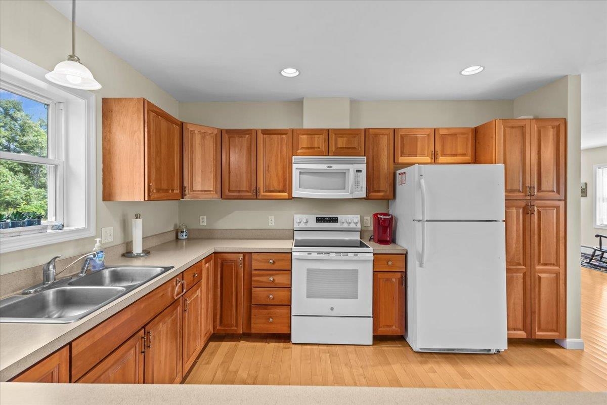 196 Stagecoach Road Unit: 4