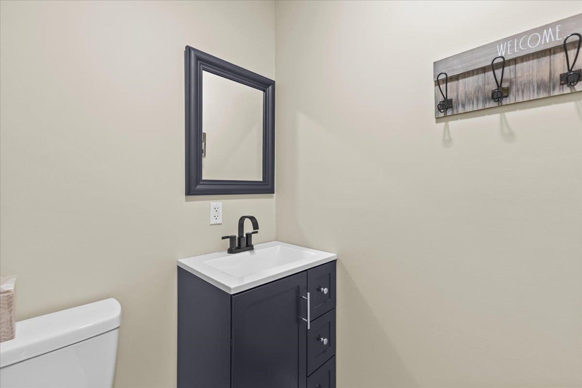 196 Stagecoach Road Unit: 4